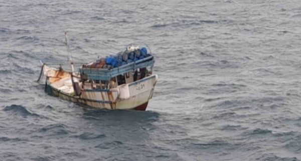 العثور على صياد وفقدان 2 آخرين قبالة سواحل الخوخة غربي اليمن