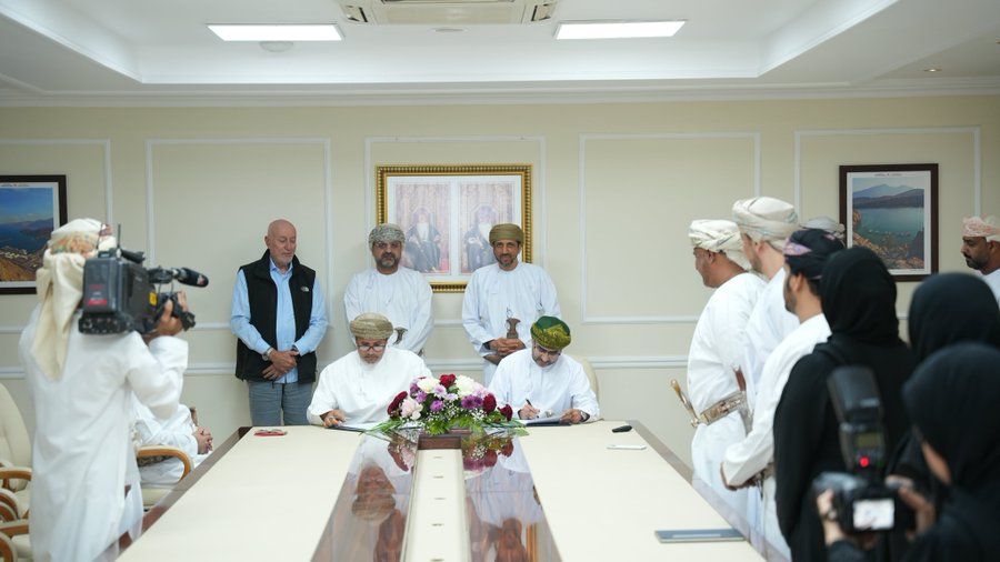 اتفاقيات ومذكرات تعاون لتمويل مشروعات تنموية ومبادرات البستنة الاقتصادية والخضراء في محافظة مسندم