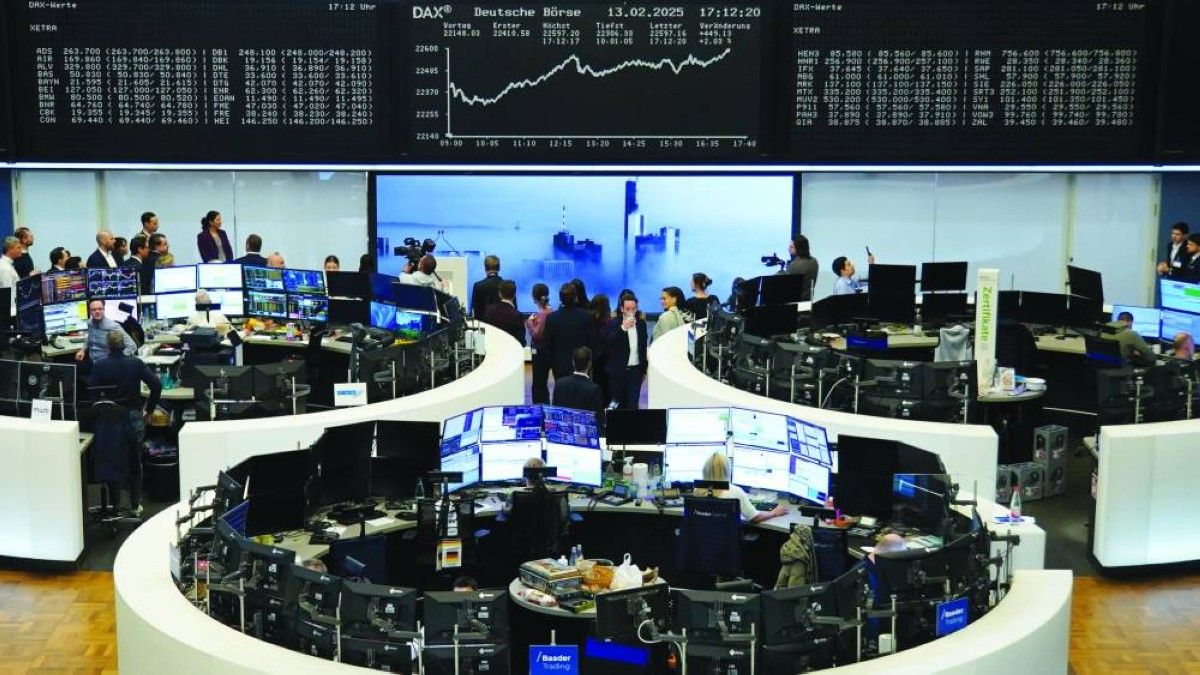 بيانات إيجابية وأرباح شركات كبرى تصعد بالأسواق العالمية