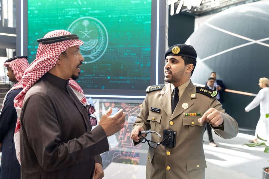 تحت شعار “خدمات رقمية لوطن آمن”.. “الداخلية” أبهرت الزوار في “ليب 2025”