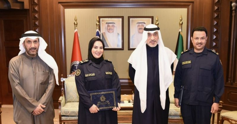 اليوسف يكرم مفتشين جمركيين أحبطا تهريب أموال عبر «العبدلي»