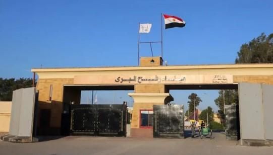 السفير حسام زكي يجرى زيارة لمعبر رفح برفقة وفد من الجامعة العربية