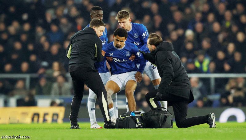 إيفرتون يخسر ندياي 4 أسابيع