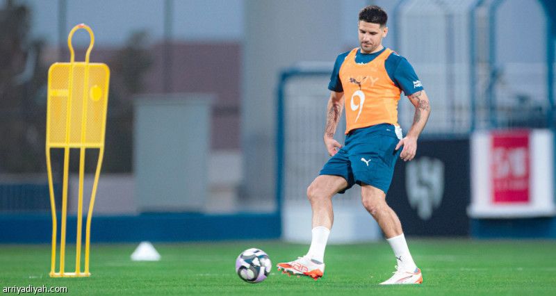 جيسوس يستبعد ميترو عن الهلال