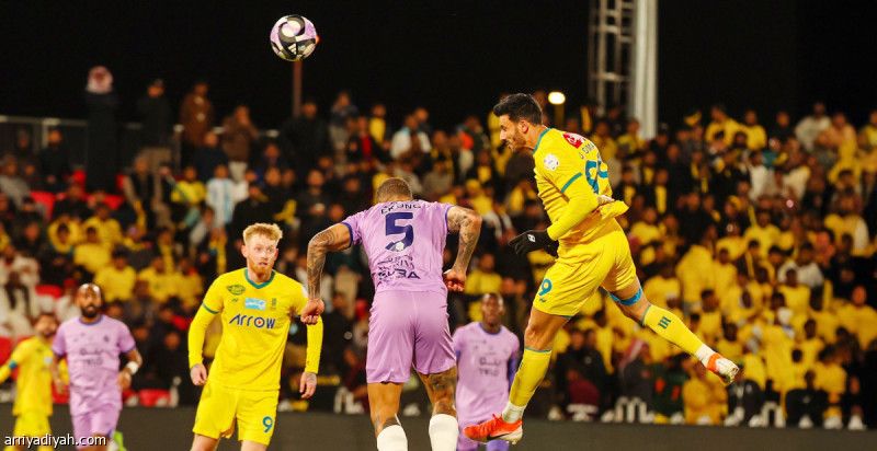 السومة يدوّن الرأسية الـ25.. ويبتعد عن حمد الله