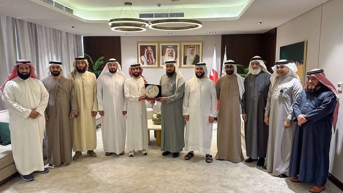 وفد من الشارقة يطلع على تجربة البحرين في خدمة القرآن الكريم وعلومه