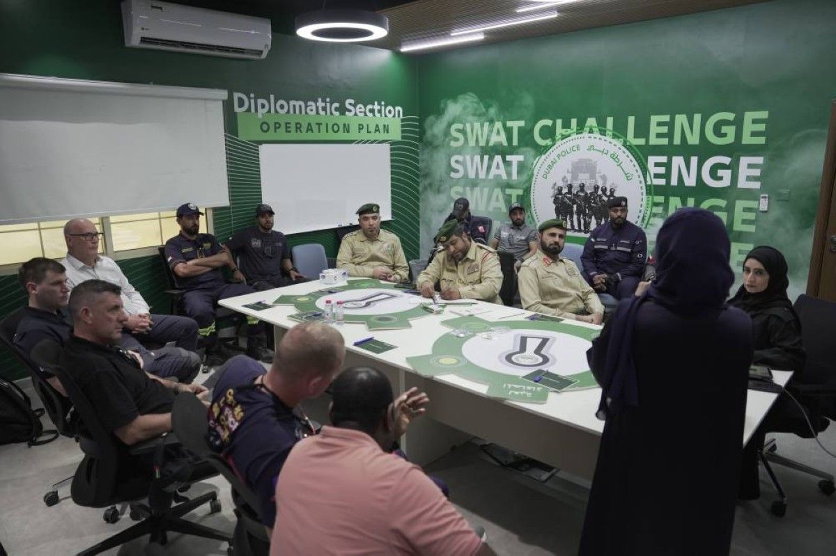 شرطة دبي تناقش تحديات حوادث المركبات ذاتية القيادة