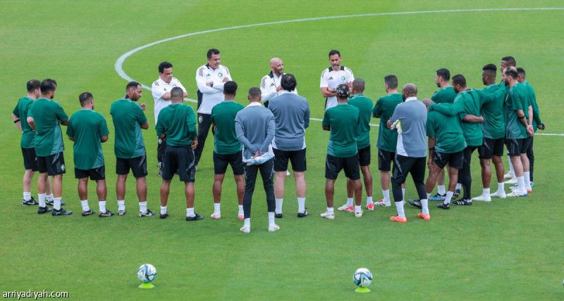 أساطير الأخضر.. تدريب مفتوح قبل رحلة الكويت