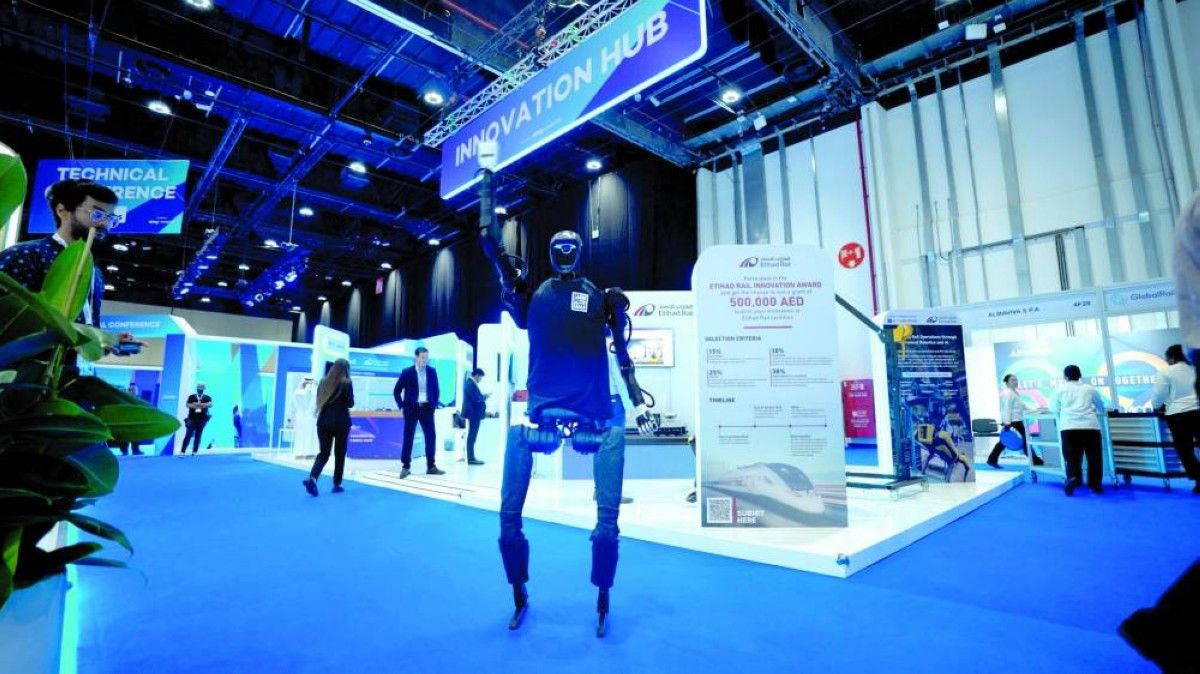 ذياب بن محمد: «قطارات الاتحاد» أحد أهم قطاعات النقل الحيوية في الإمارات