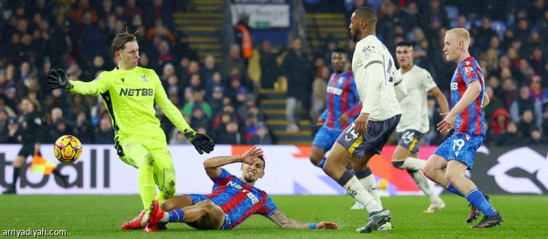 الفوز الرابع لمويز.. إيفرتون يكسب نقاط بالاس