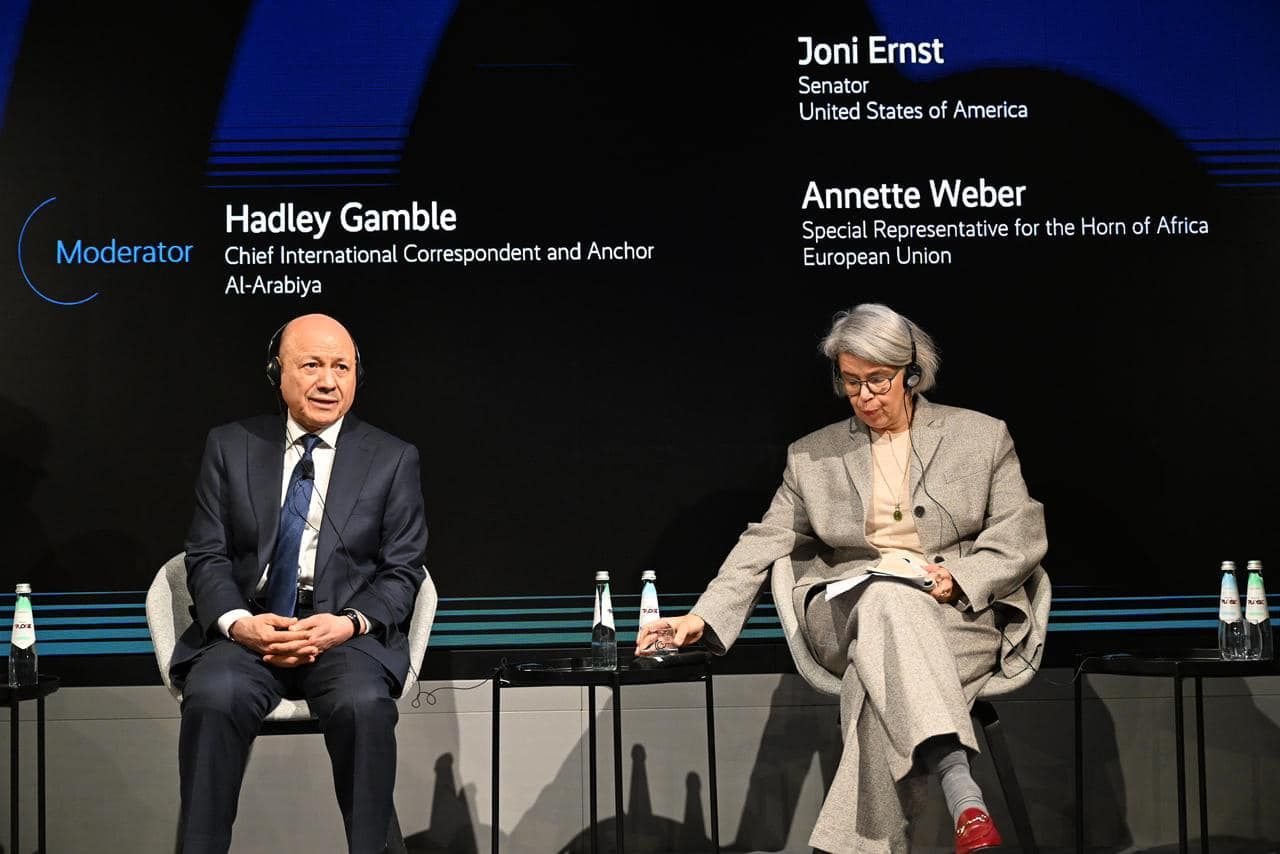 رشاد العليمي: تأمين البحر الأحمر يبدأ بدعم الحكومة وردع التدخل الإيراني