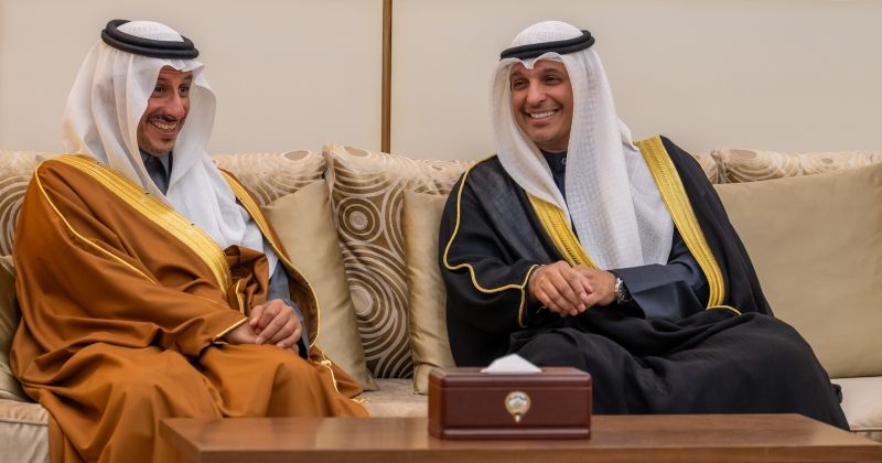 وزير الإعلام يستقبل وزير السياحة السعودي لدى وصوله إلى البلاد