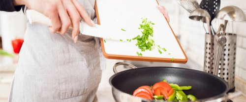 السعودية: تحذيرات من استخدام هذه الانواع من الصحون لتناول الطعام أو لتسخينها