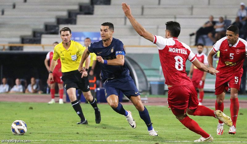 الأصفر في طهران.. استقبال تاريخي وثنائية لا تنسى