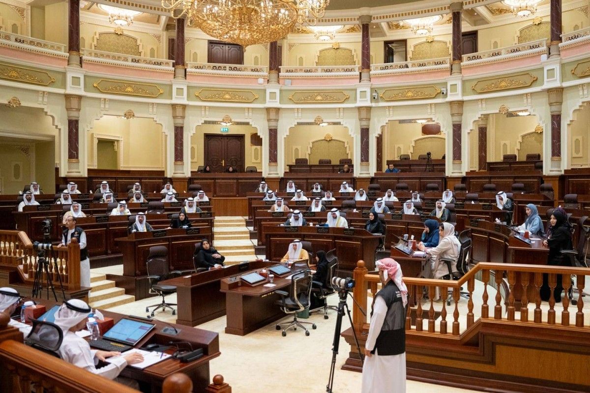 "استشاري الشارقة" يناقش تطوير الخدمات الصحية في الإمارة