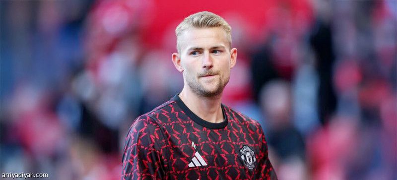 بعد غياب مواجهتين.. دي ليخت أساسيّا أمام توتنام