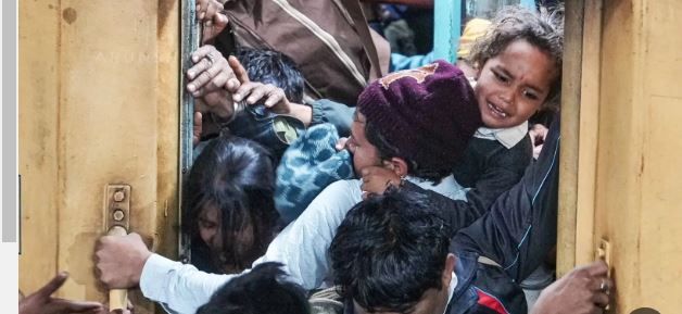 ارتفاع حصيلة ضحايا حادث التدافع بمحطة قطارات في الهند إلى 18 قتيلا وعشرات المصابين