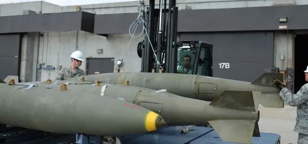 إسرائيل تتسلم شحنة قنابل ثقيلة من الولايات المتحدة أفرجت عنها إدارة ترامب