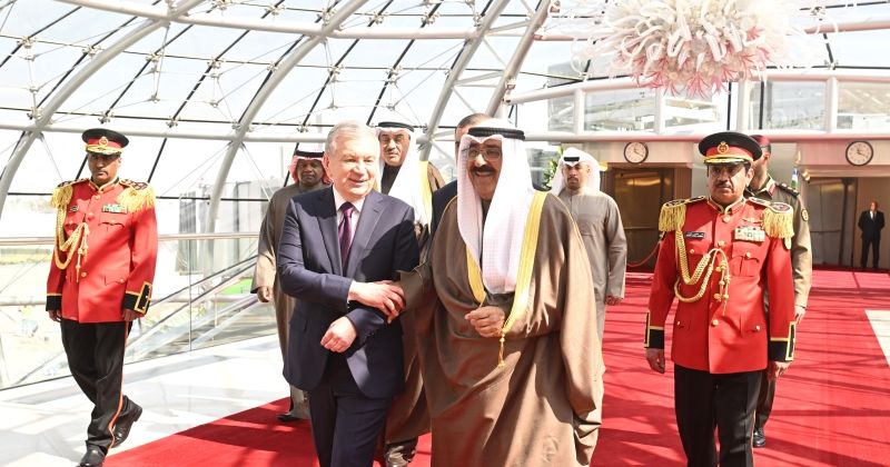 رئيس اوزبكستان يصل إلى البلاد في زيارة رسمية