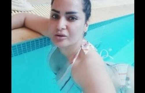 لن تصدق ماذا تفعل معه .. سما المصري برفقة طفل في حمام السباحة وتثير الجدل بالمايو قطعتين ..اتفرج