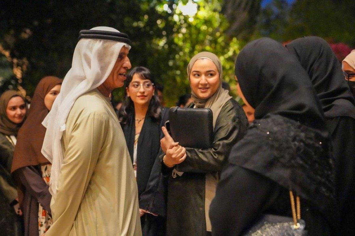 سعود بن صقر يستقبل العلماء المشاركين في ورشة العمل الدولية للمواد المتقدمة