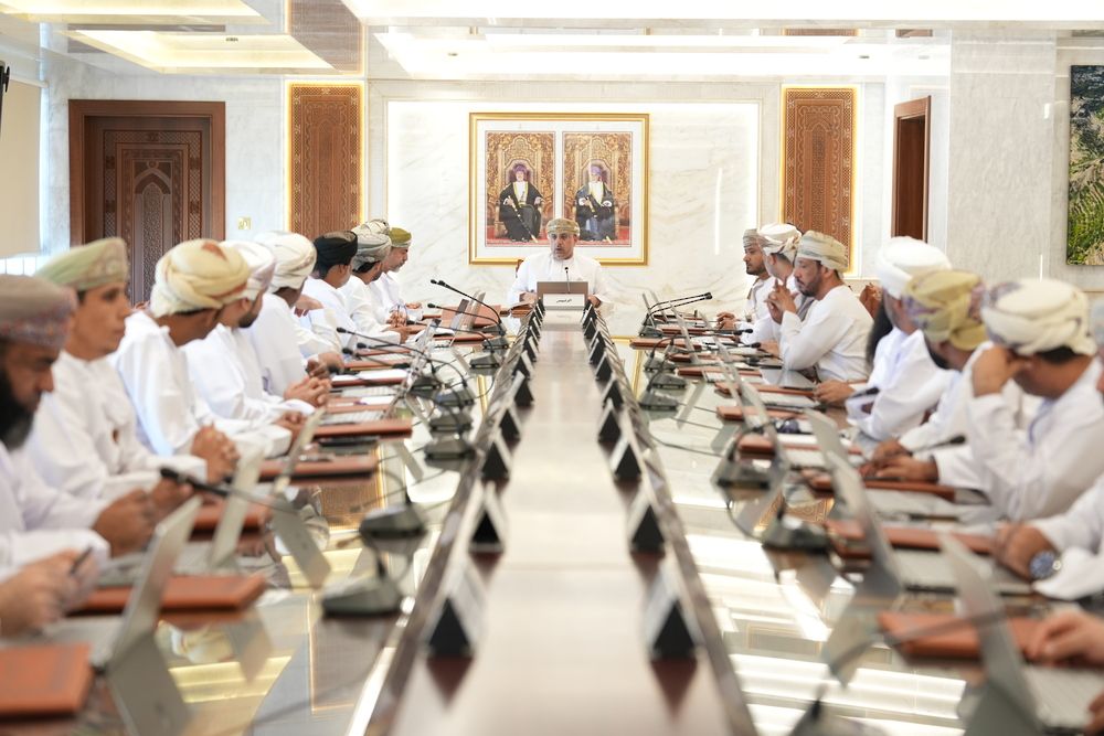 مناقشة عدد من المشروعات الخدمية بالمجلس البلدي بالداخلية