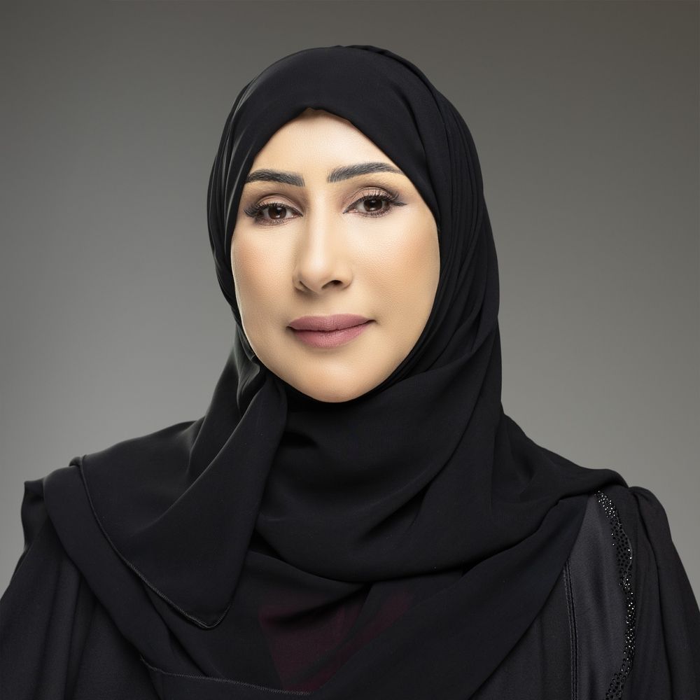 عُمانية تحصل على عضوية “هيئة المجلس الأعلى للتعليم الدولي”