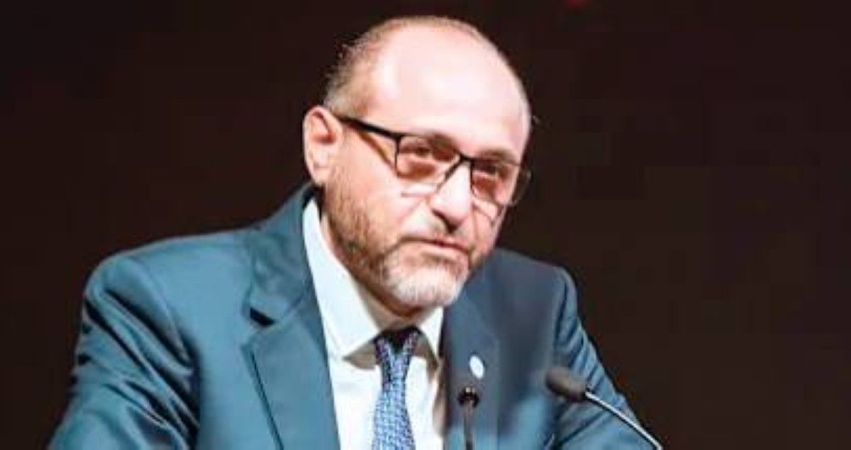 قطاع السيارات في الإمارات.. تسارع بلا مطبات