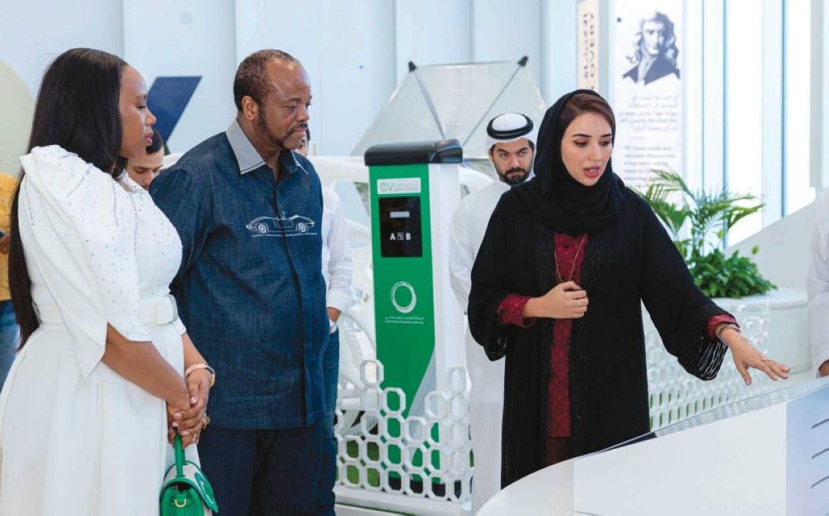 ملك إي سواتيني يطلع على جهود «كهرباء دبي» لتحقيق الحياد الكربوني