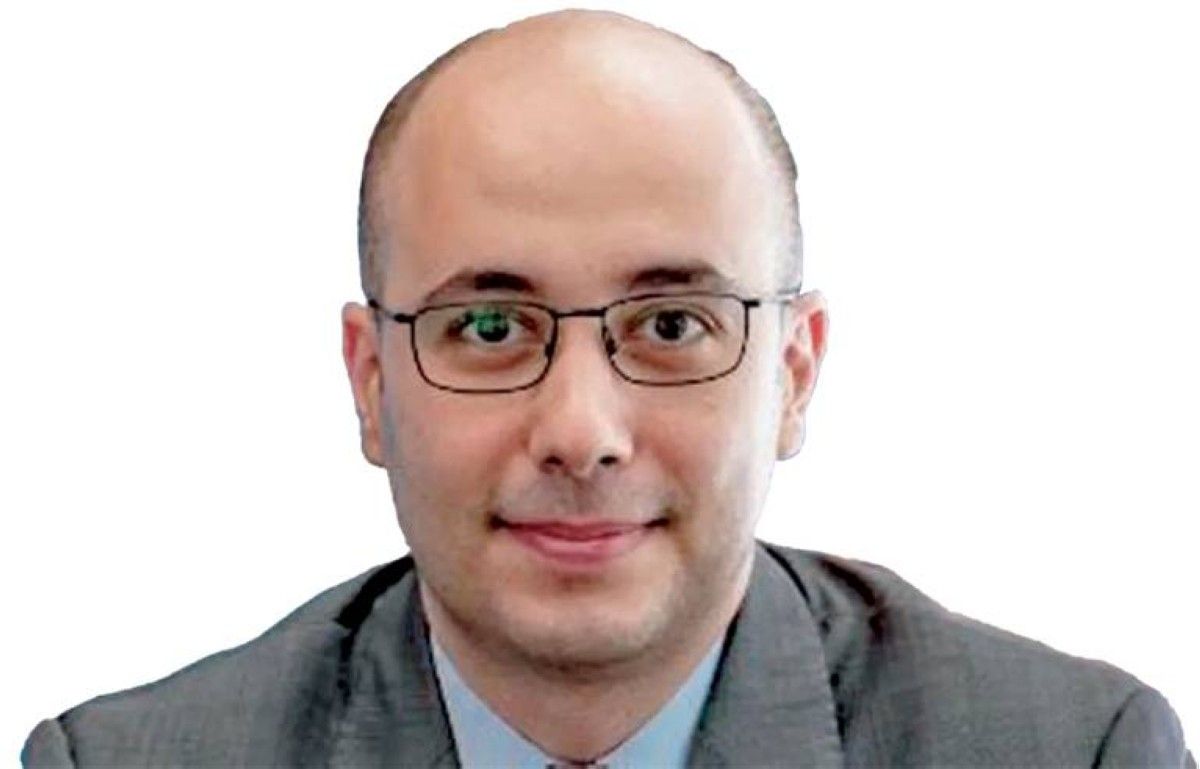 قطاع السيارات في الإمارات.. تسارع بلا مطبات