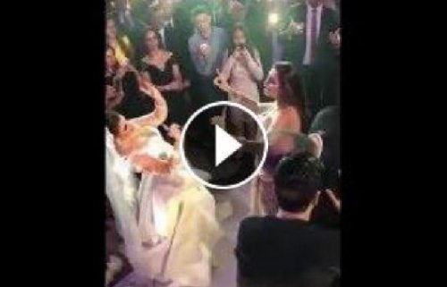 المهلبية ظهرت.. عروسة سعودية هشكة كلت الجو من الراقصة والعريس قاعد يتفرج