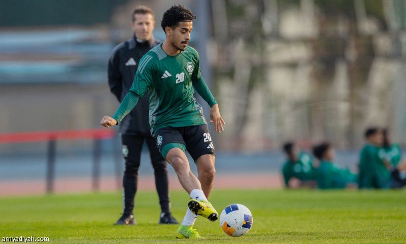 الأخضر يختتم تحضيرات الصين