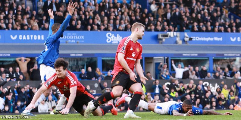 يونايتد يخطف التعادل أمام إيفرتون