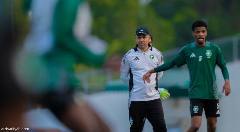 الأخضر.. 3 تغييرات في قائمة الصين