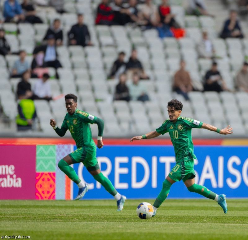 الغليميش فرحة بعد عام من رحيل والده