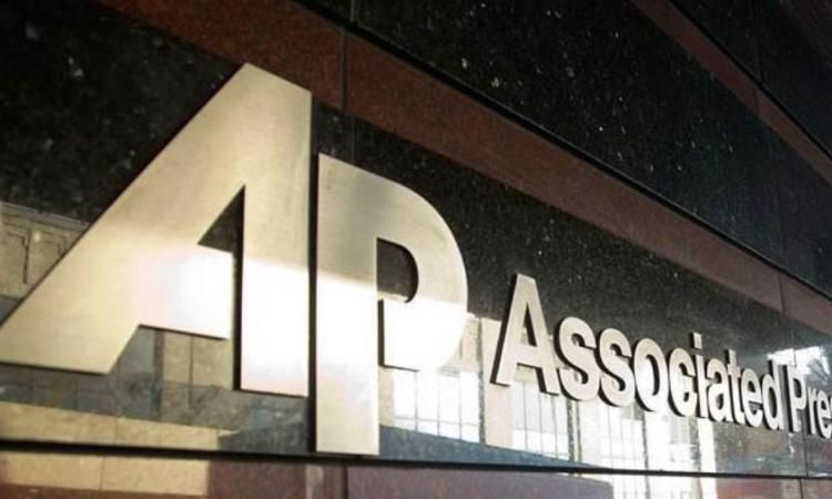 “أسوشيتد برس” تقاضي إدارة ترامب بدعوى منع مراسليها من حضور بعض فعالياته