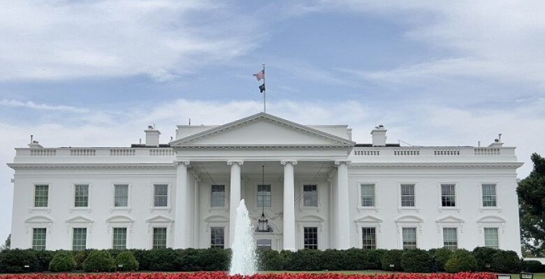 البيت الأبيض: ترامب واثق من إمكانية إنهاء النزاع فى أوكرانيا هذا الأسبوع