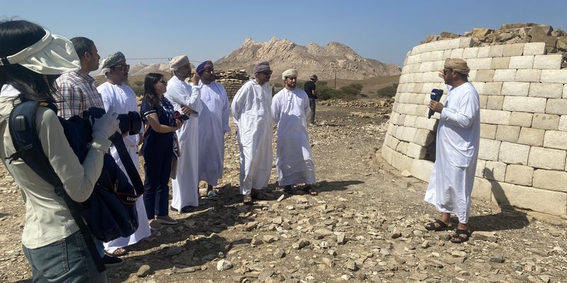 وفد إعلامي يطّلع على المقومات السياحية والطبيعية والمنجزات التنموية بالظاهرة