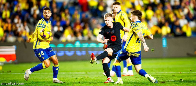 برشلونة يكسر شوكة بالماس ويتمسك بالصدارة