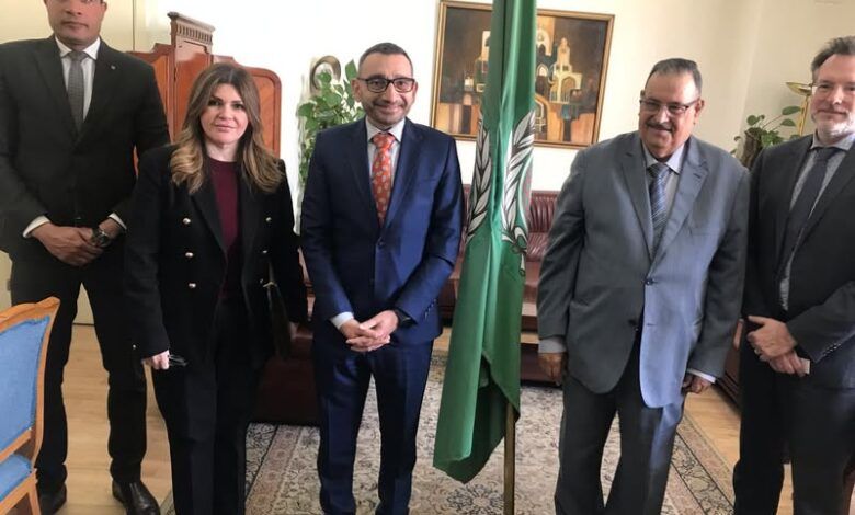 رئيس قطاع الشؤون العربية والأمن القومي يلتقي بالمبعوث الخاص لرئيس وزراء كندا إلى سوريا