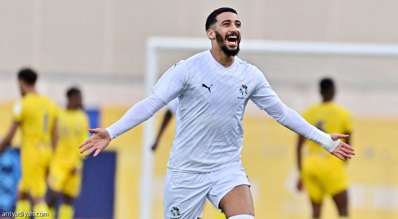 نيوم يبتعد عن الحزم بـ 8 نقاط.. والطائي والبكيرية يتعادلان