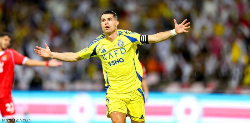 رونالدو يبصم على الرأسية 125.. ويجدد زيارة شباك الوحدة