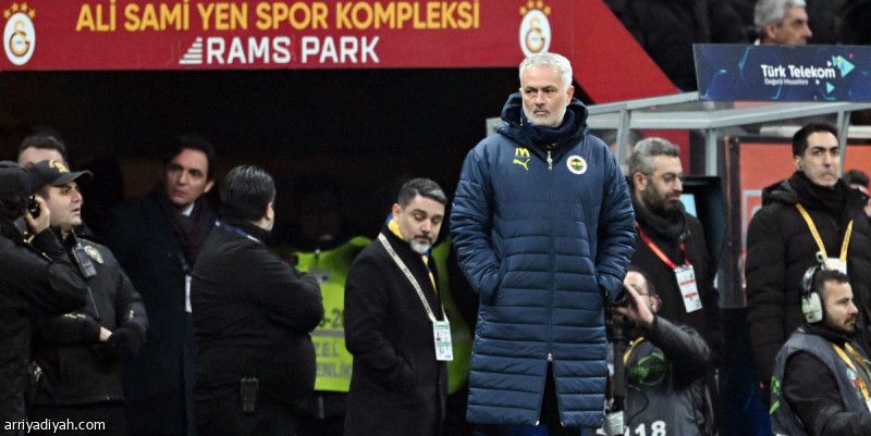 بعد ديربي إسطنبول.. غلطة سراي يتهم مورينيو بالعنصرية