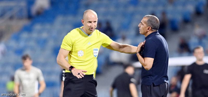 المجري بوجنار.. رجل المحاسبة يدير الهلال والخلود