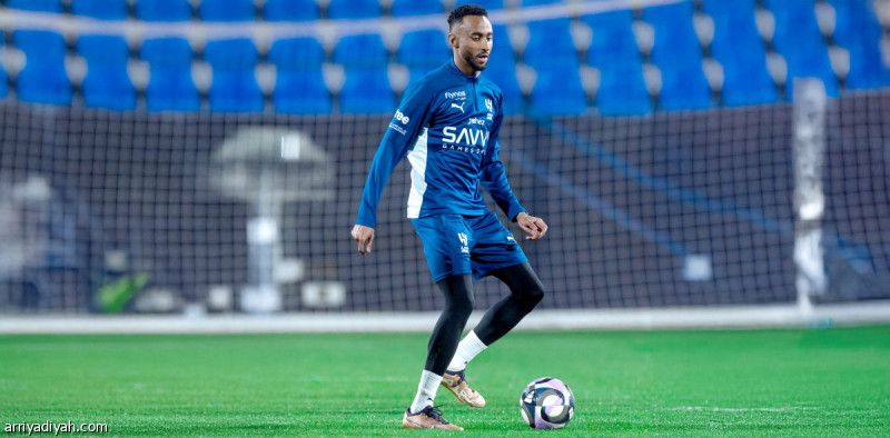 كايو والحربي يقصيان لودي من قائمة الهلال