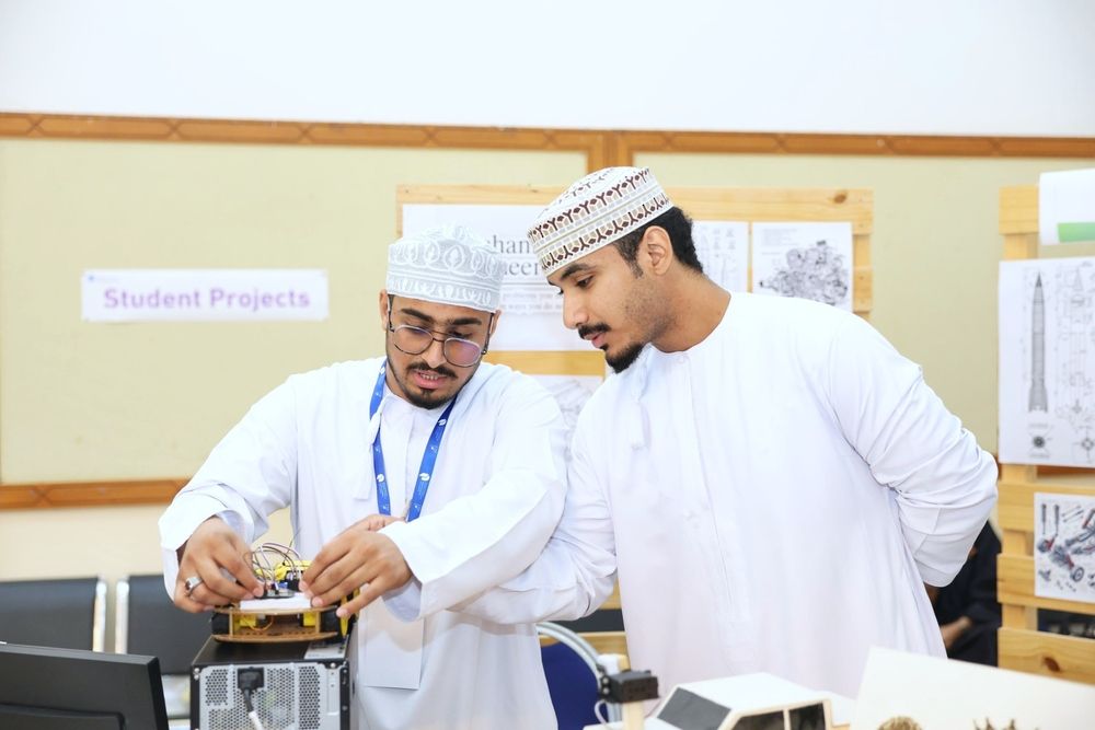 افتتاح معرض المشاريع والابتكارات الثاني بجامعة التقنية والعلوم التطبيقية بشناص