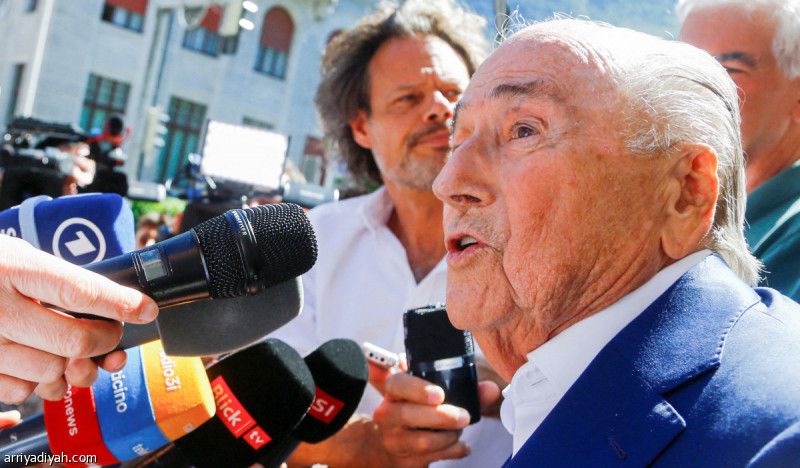 بلاتر: أنا رجل نزيه.. يريدون الانتقام مني