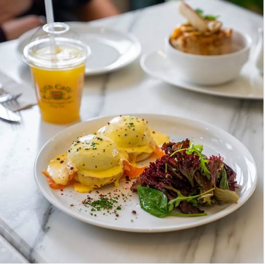 مطاعم وكافيهات لن تندم لو جربتها في مركز الملك عبد الله المالي في الرياض