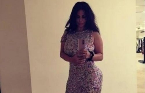 طليقة أحمد الفيشاوي تظهر سكرانة تتمايل بشكل فاضح داخل ملهى ليلى وترقص بكأس خمر .. اتفرج