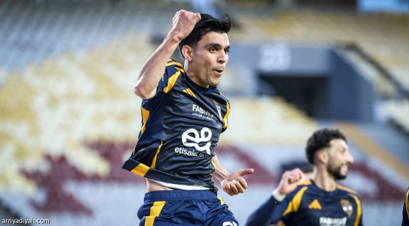 بن شرقي يعيد الأهلي إلى الانتصارات